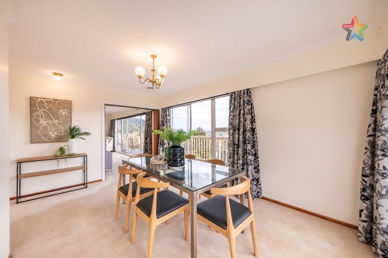 Photo of property in 10 Summit Road, Fairfield, Lower Hutt, 5011