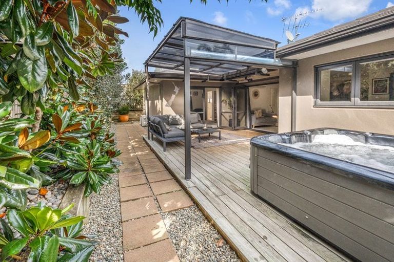 Photo of property in 19 Ysabel Crescent, The Gardens, Auckland, 2105