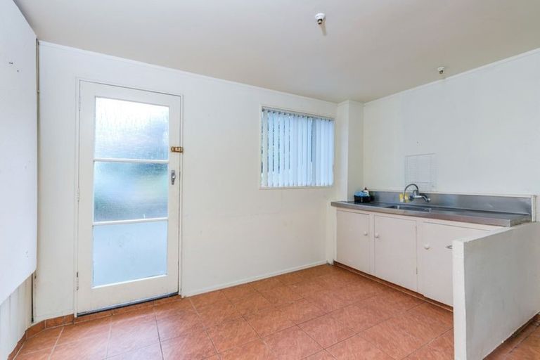 Photo of property in 421 Don Buck Road, Massey, Auckland, 0614