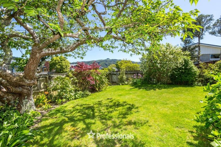 Photo of property in 37 Sunbrae Drive, Silverstream, Upper Hutt, 5019