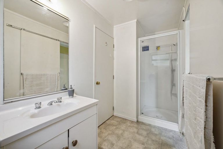 Photo of property in 2/11 Kereru Street, Two Mile Bay, Taupo, 3330