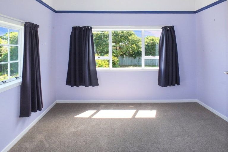 Photo of property in 67 Avenue Road, Foxton, 4814