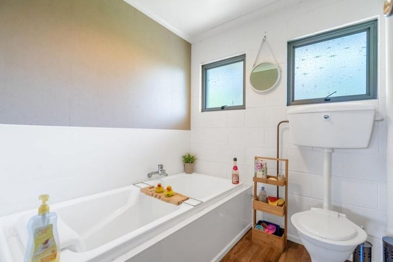 Photo of property in 18 Bullar Street, Grasmere, Invercargill, 9810