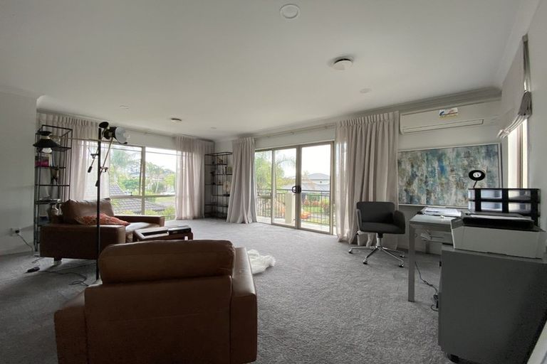 Photo of property in 4 English Oak Drive, Schnapper Rock, Auckland, 0632