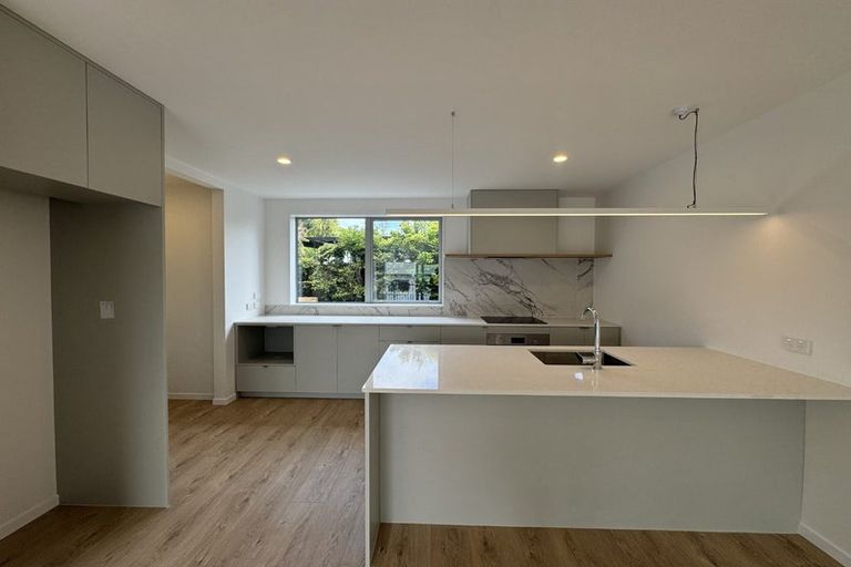 Photo of property in 6/39 Archers Road, Hillcrest, Auckland, 0629