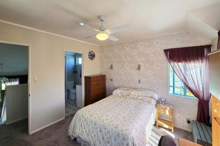 Photo of property in 8 Montague Way, Taradale, Napier, 4112