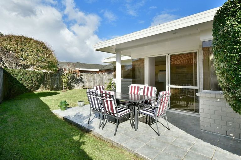 Photo of property in 113 Lakeside Drive, Orewa, 0931