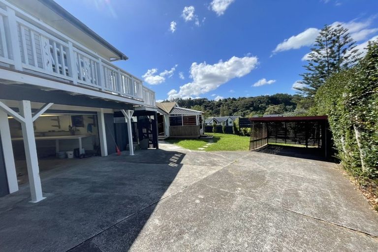 Photo of property in 24 Huruhuru Road, Massey, Auckland, 0614