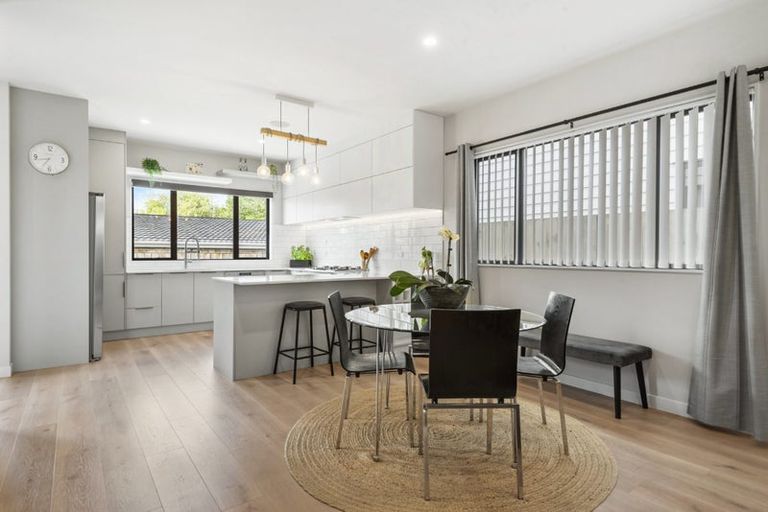 Photo of property in 9c Totara Grove, Hillcrest, Auckland, 0627