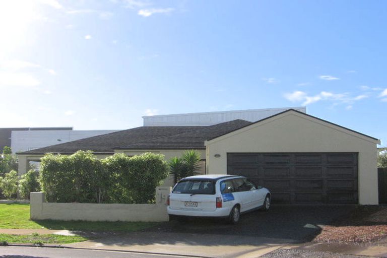 Photo of property in 19 Magee Place, East Tamaki Heights, Auckland, 2016