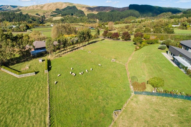 Photo of property in 17 Oram Drive, Turitea, Palmerston North, 4472