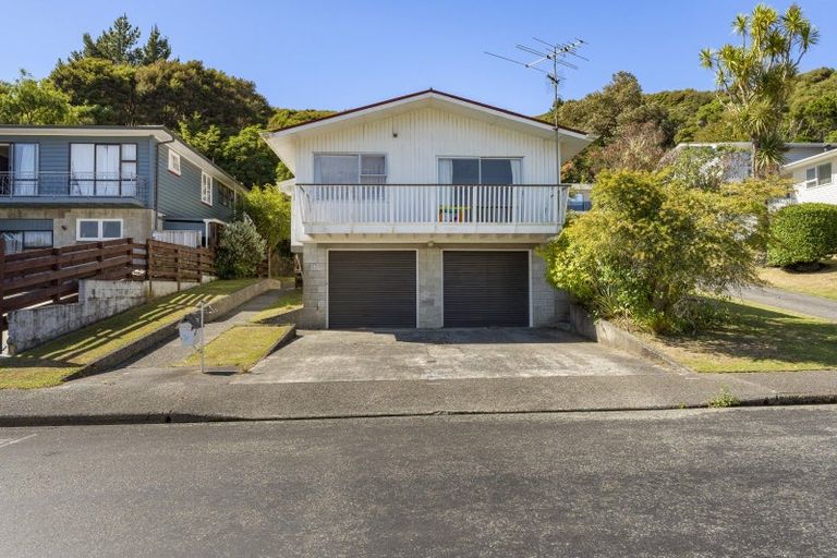 Photo of property in 31 Holland Street, Wainuiomata, Lower Hutt, 5014