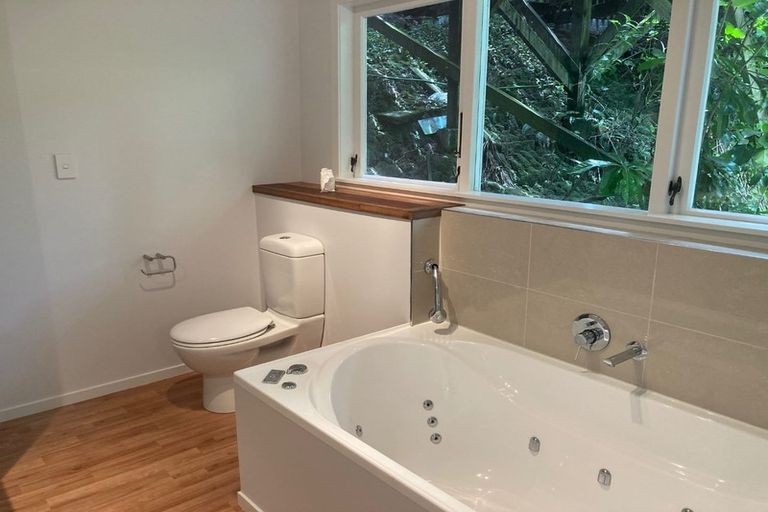 Photo of property in 3 Mamaku Grove, Khandallah, Wellington, 6035