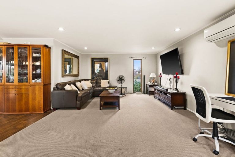 Photo of property in 16 Cormack Place, Greenmeadows, Napier, 4112