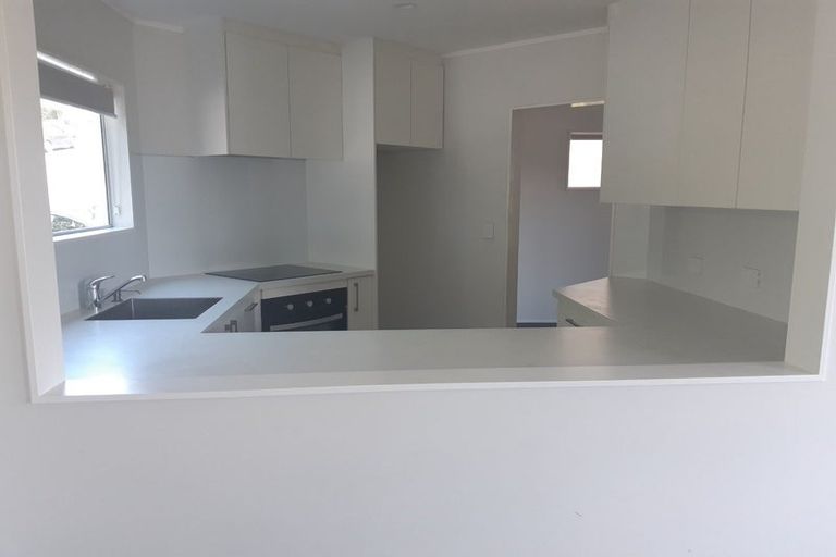 Photo of property in 1 Raelene Place, Massey, Auckland, 0614