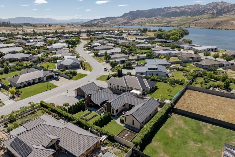 Photo of property in 12 Ethereal Crescent, Mount Pisa, Cromwell, 9383