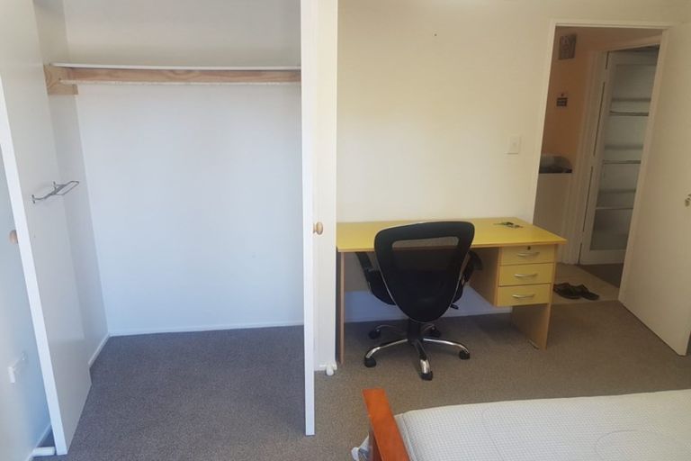 Photo of property in 2 Lotus Lane, Mangere East, Auckland, 2024