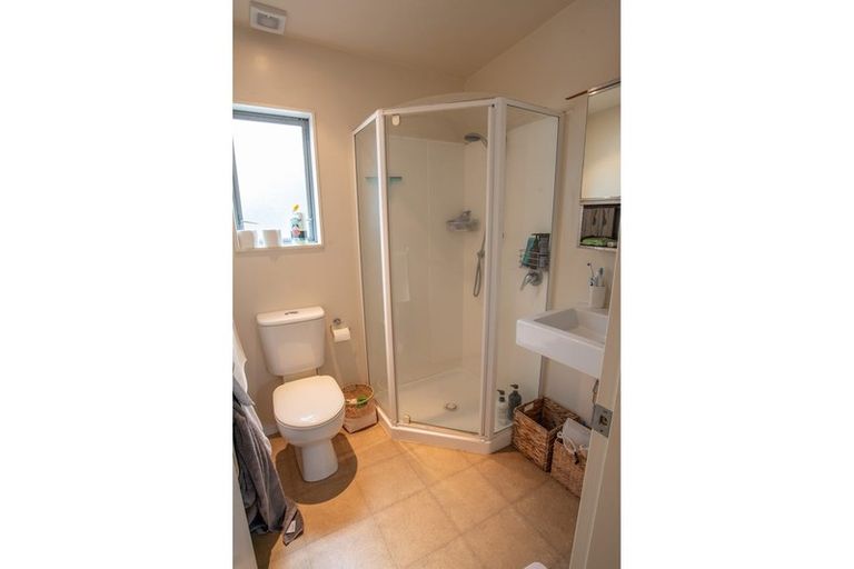 Photo of property in 4 Tiketike Way, Brooklyn, Wellington, 6021