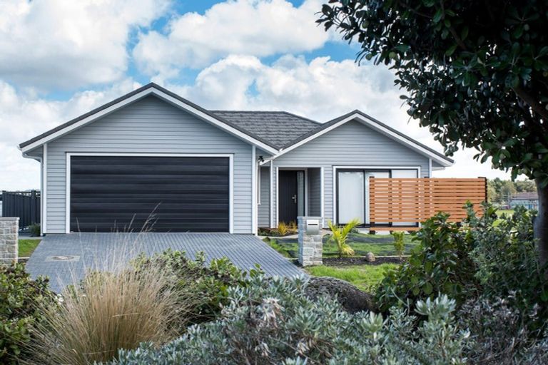 Photo of property in 35 Elliot Street, Riverhead, 0820