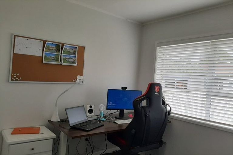 Photo of property in 1/61 Mcclintock Road, Massey, Auckland, 0614