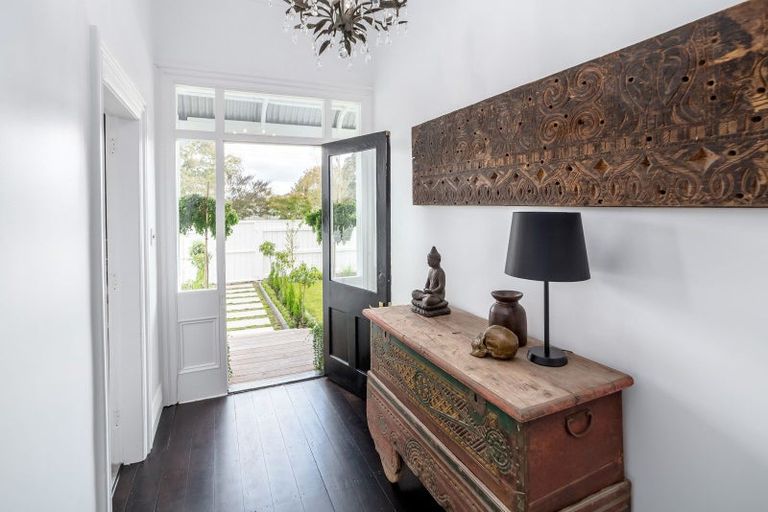 Photo of property in 250 Main Street, Greytown, 5712