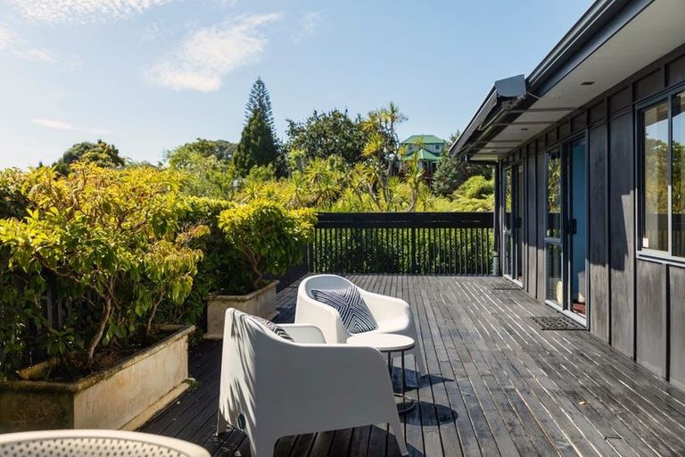 Photo of property in 61a Fairmount Road, Titirangi, Auckland, 0604