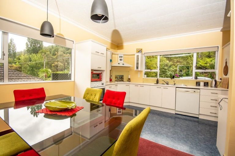 Photo of property in 1 Seymour Street, Picton, 7220