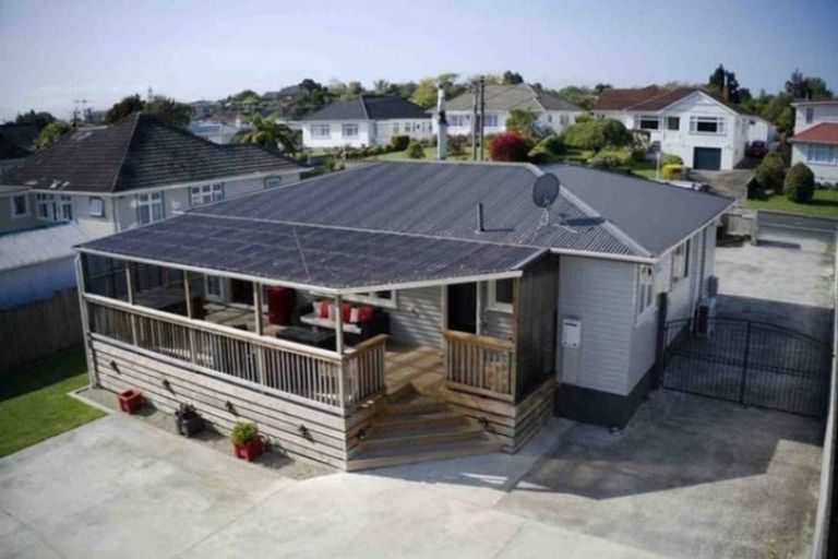 Photo of property in 9 Paisley Street, Levin, 5510