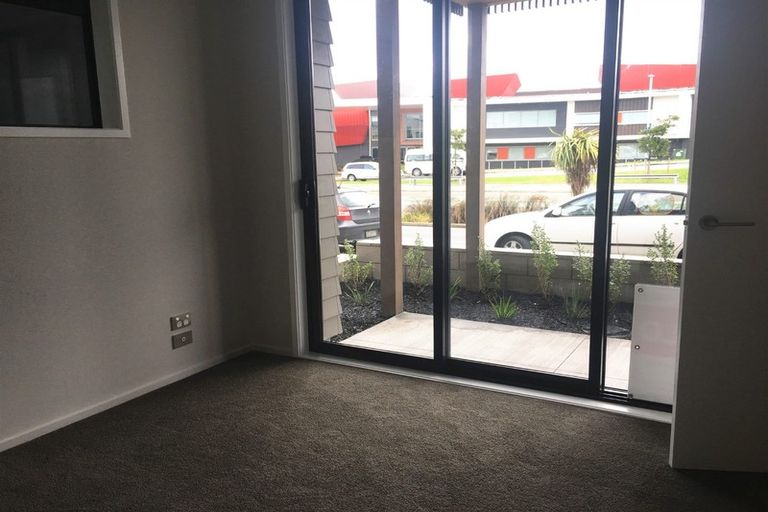 Photo of property in 83a Hobsonville Point Road, Hobsonville, Auckland, 0616