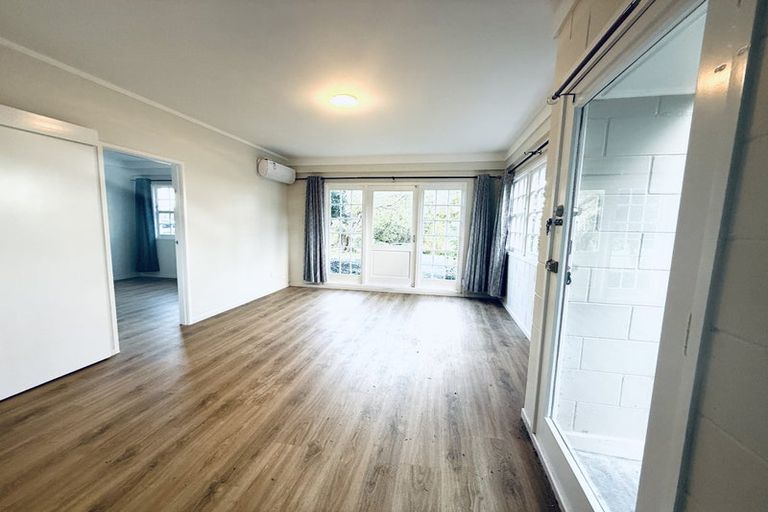 Photo of property in 82 Woodlands Crescent, Browns Bay, Auckland, 0630