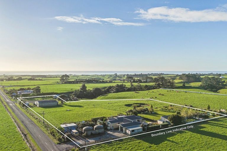 Photo of property in 37 Upper Pitone Road, Pitone, New Plymouth, 4374