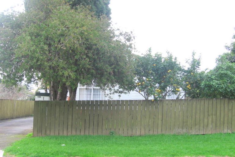 Photo of property in 2/1 Barrie Avenue, Papatoetoe, Auckland, 2025