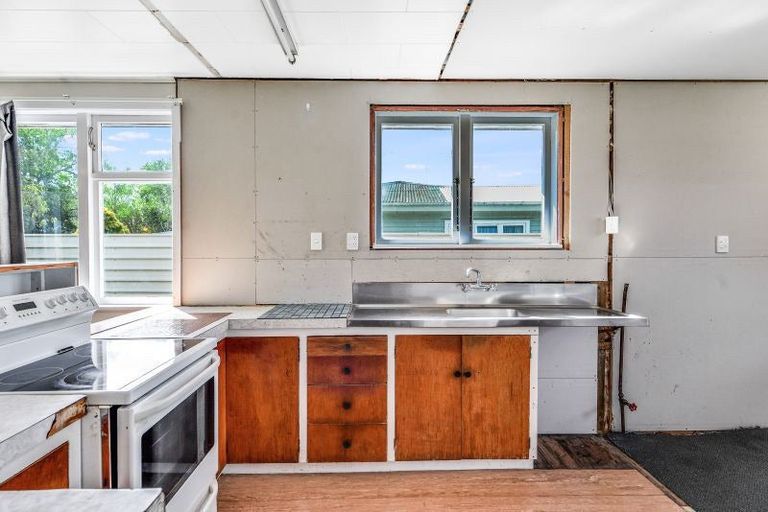 Photo of property in 42 Montgomery Crescent, Bader, Hamilton, 3206