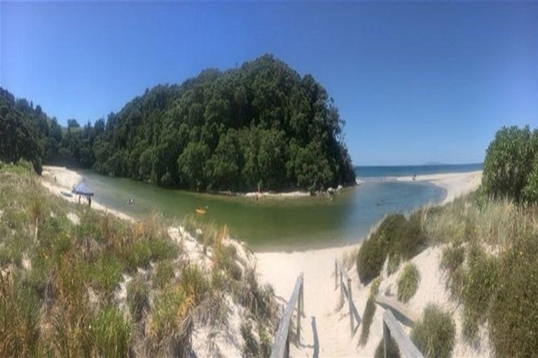 Photo of property in 11 Mako Avenue, Whiritoa, Whangamata, 3691