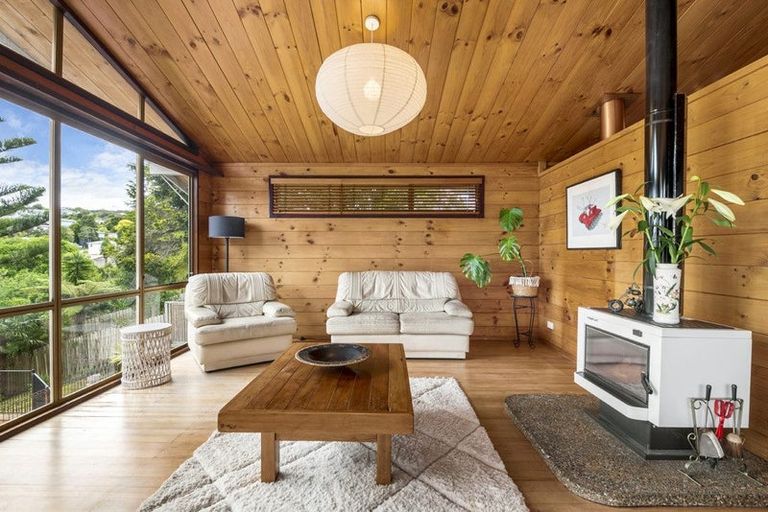 Photo of property in 105 Kia Ora Road, Beach Haven, Auckland, 0626