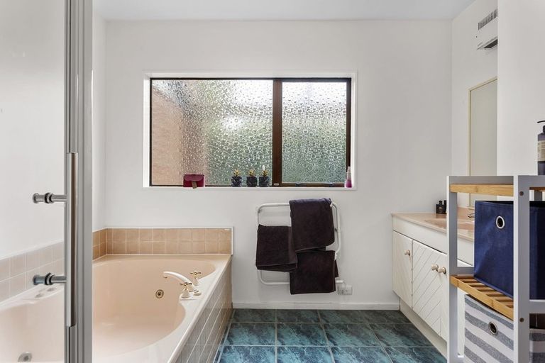 Photo of property in 29 Glenburn Place, Avonhead, Christchurch, 8042