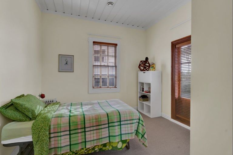 Photo of property in 24 Dunn Street, Egmont Village, 4372