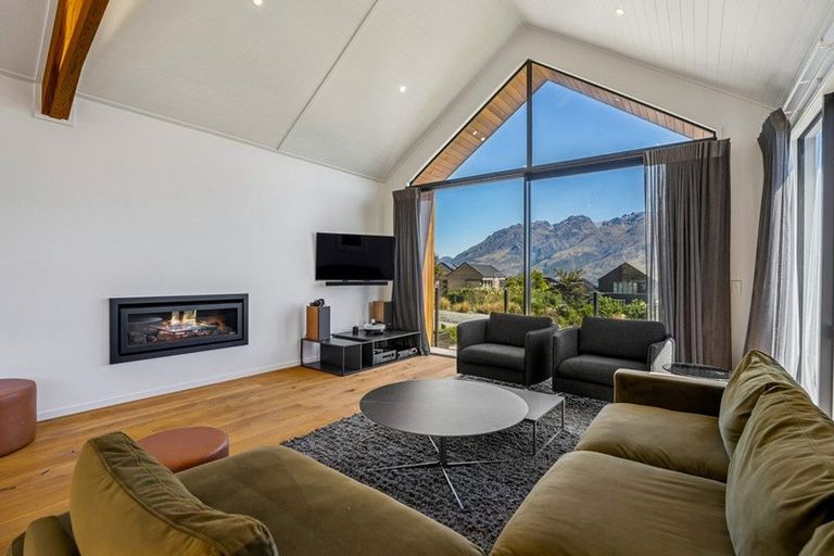 Photo of property in 19 Hackett Road, Jacks Point, Queenstown, 9371