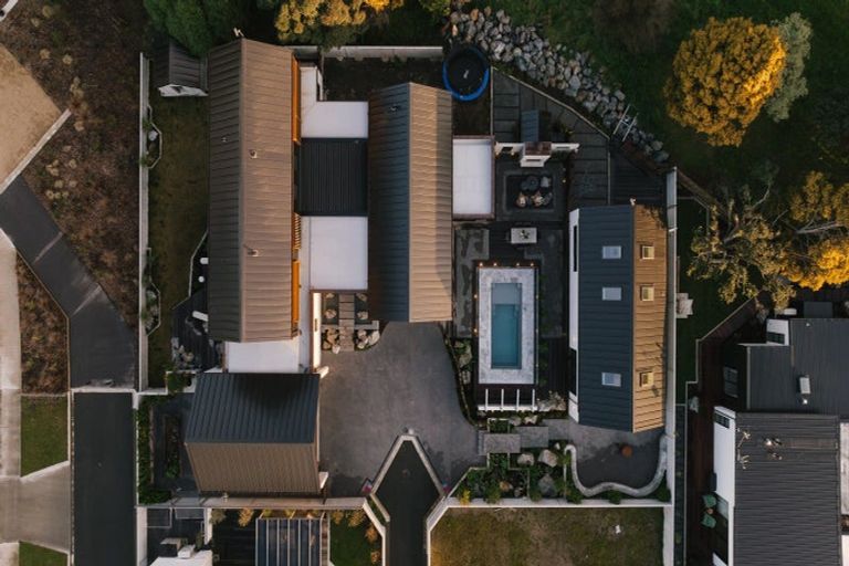 Photo of property in 71 Kanuka Drive, Hokowhitu, Palmerston North, 4410