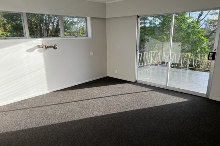 Photo of property in 53 Onewa Road, Northcote, Auckland, 0627