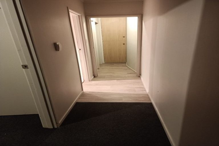 Photo of property in 30 Sunvue Road, Glen Eden, Auckland, 0602