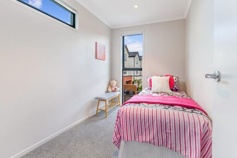 Photo of property in 1 Kerewhenua Crescent, Hobsonville, Auckland, 0616