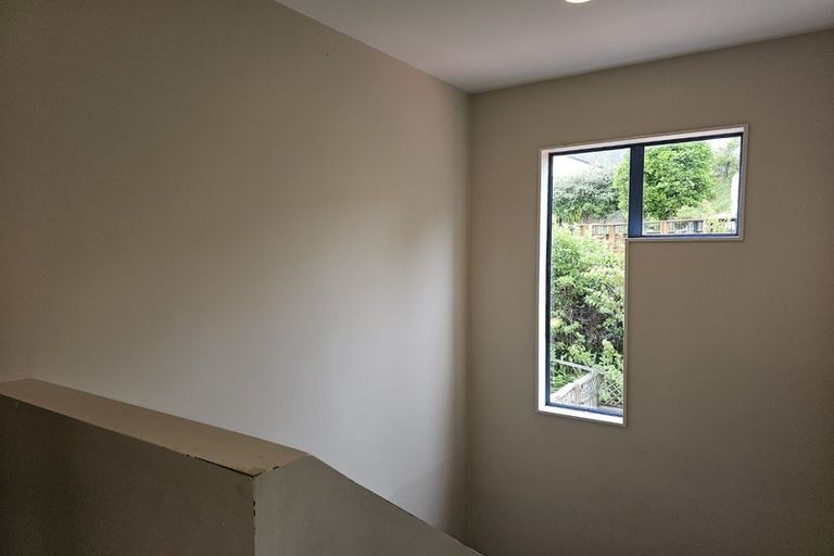 Photo of property in 7 Lanyon Place, Whitby, Porirua, 5024