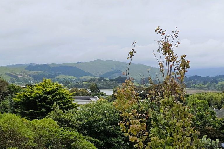 Photo of property in 7 Lanyon Place, Whitby, Porirua, 5024