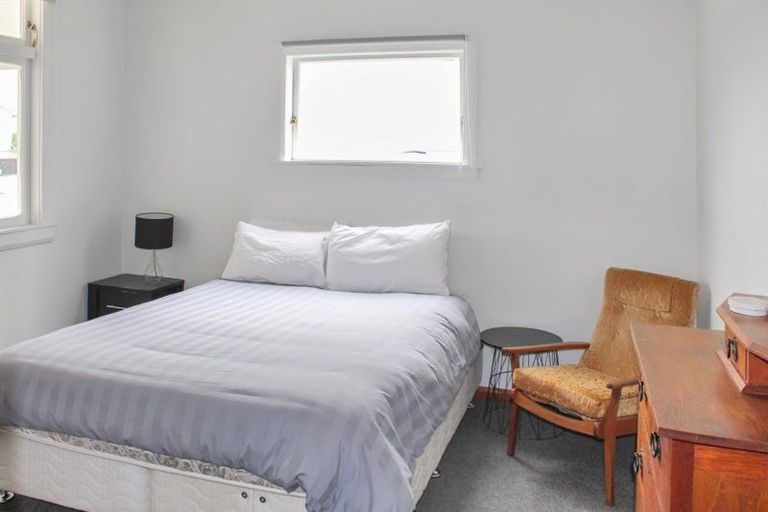 Photo of property in 43 Stewart Crescent, Hokowhitu, Palmerston North, 4410