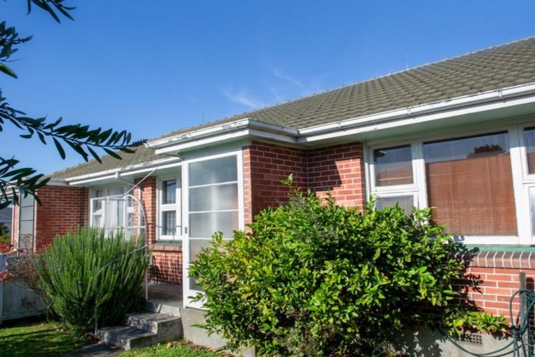 Photo of property in 2/1 Nelson Street, Riccarton, Christchurch, 8011