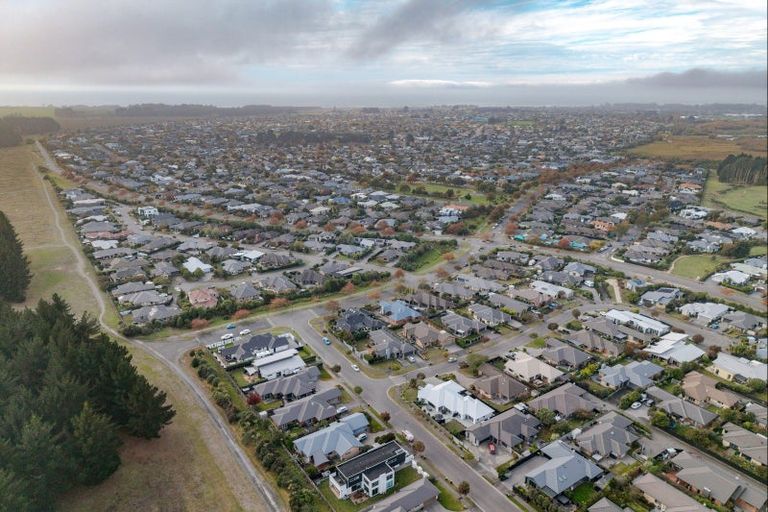 Photo of property in 5 Reka Street, Parklands, Christchurch, 8083