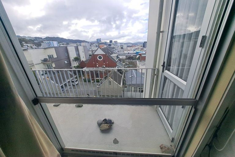 Photo of property in Qba Apartments, 3i/51 Webb Street, Mount Cook, Wellington, 6011