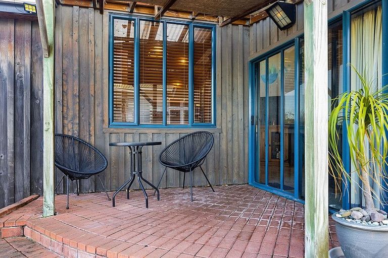 Photo of property in 70 Victoria Street, Hawera, 4610