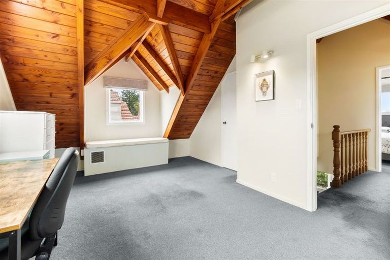 Photo of property in 1a Barberry Lane, Te Atatu Peninsula, Auckland, 0610